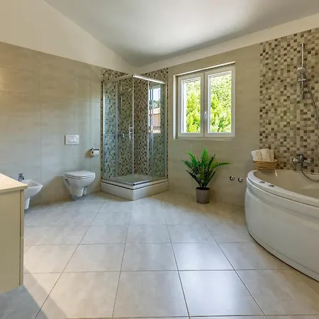 Lotus Villas Resort Pula Extérieur photo