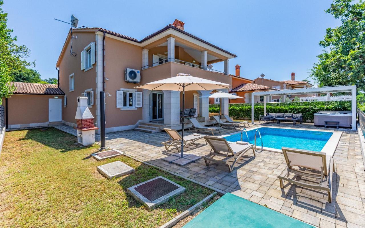 Lotus Villa Pula