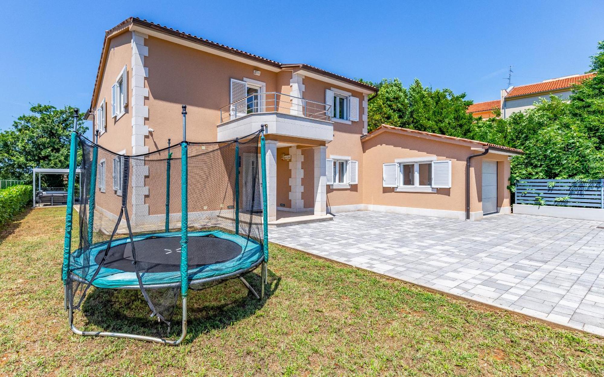 Lotus Villa Póla